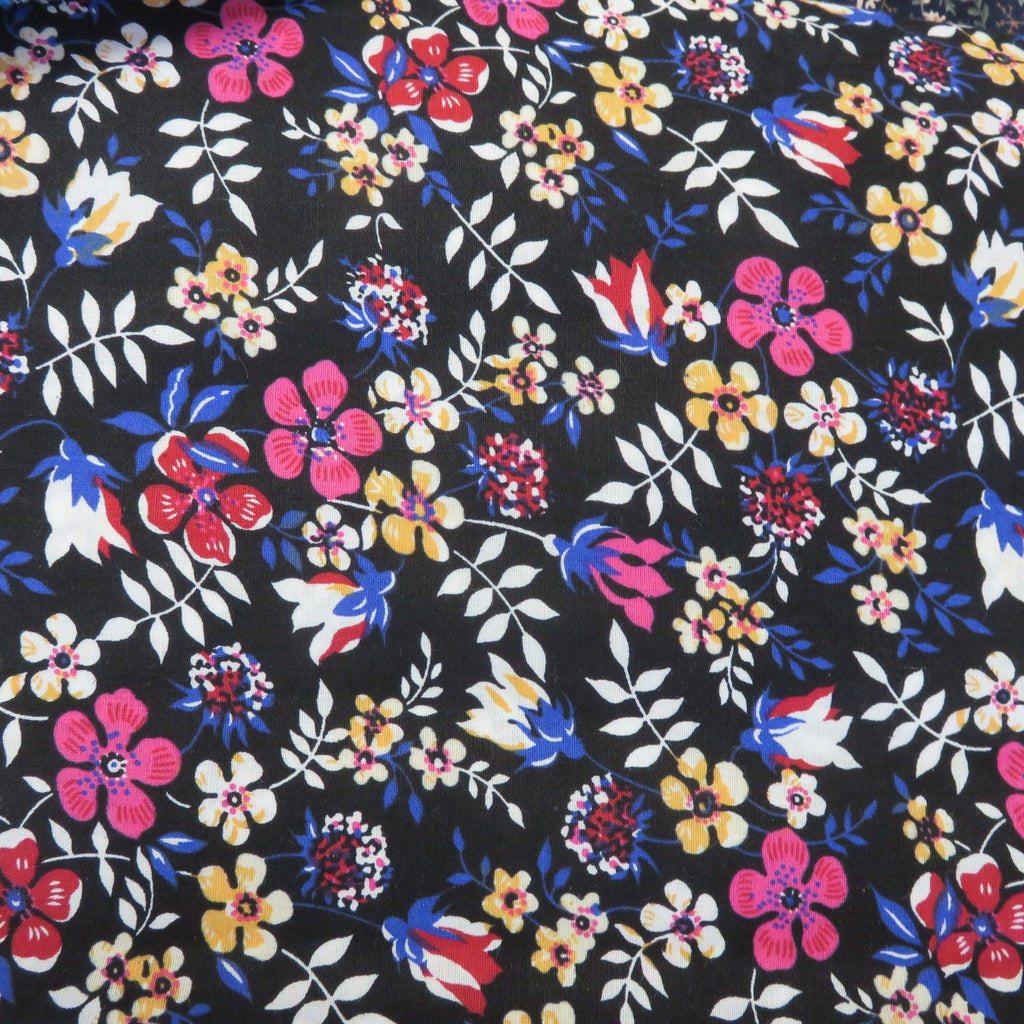Poplin Print Design - 1021 Floral 100% Cotton Fabric 56"/140cm
