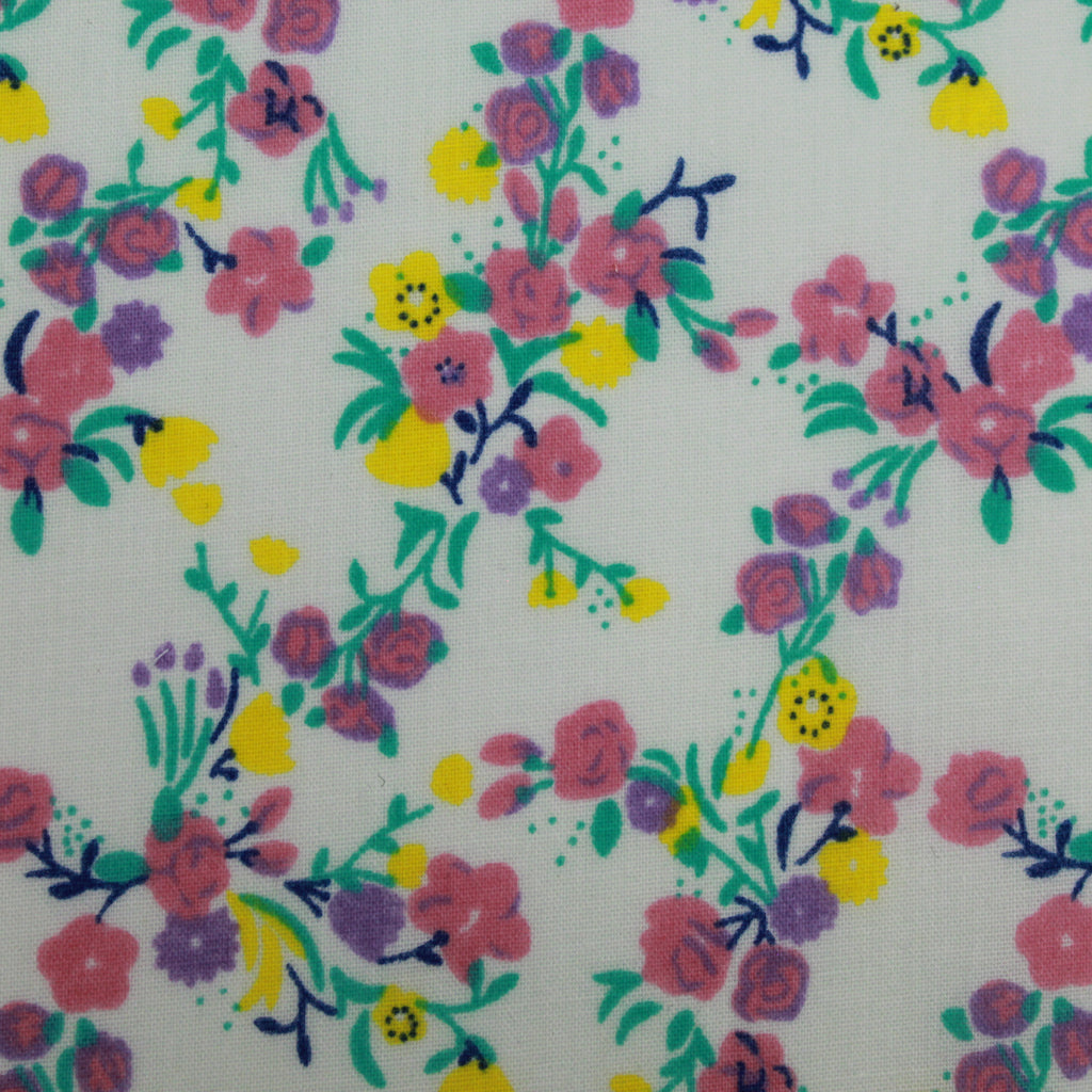Flower Branches Design:2122 Polycotton Print 65% Polyester 35% Cotton Approx. 44"/112cm