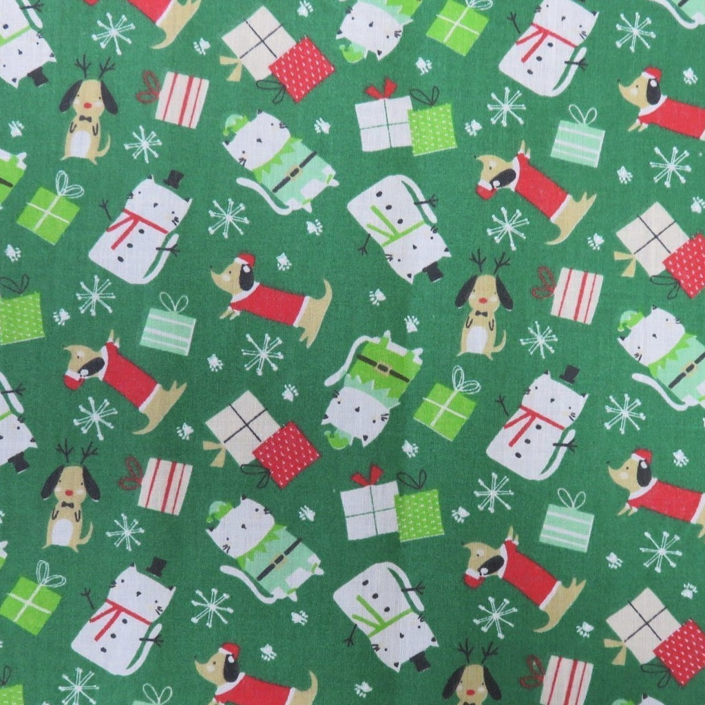 Christmas Dogs & Cat Design:X-01 Polycotton Print 65% Polyester 35% Cotton Approx. 44"/112cm